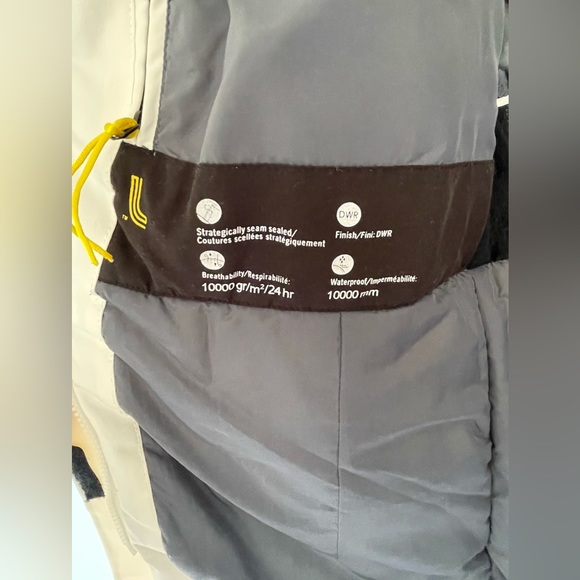 Lolë Winter Jacket - Picture 3 of 3